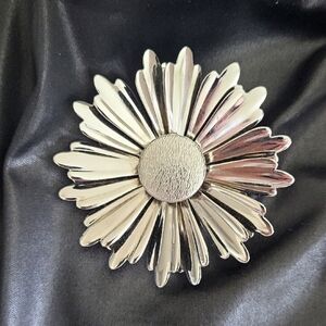 Vintage Sarah Coventry Silver-Tone Daisy Brooch